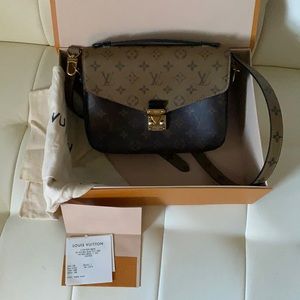Louis Vuitton Metis Pochette Monogram Reverse new